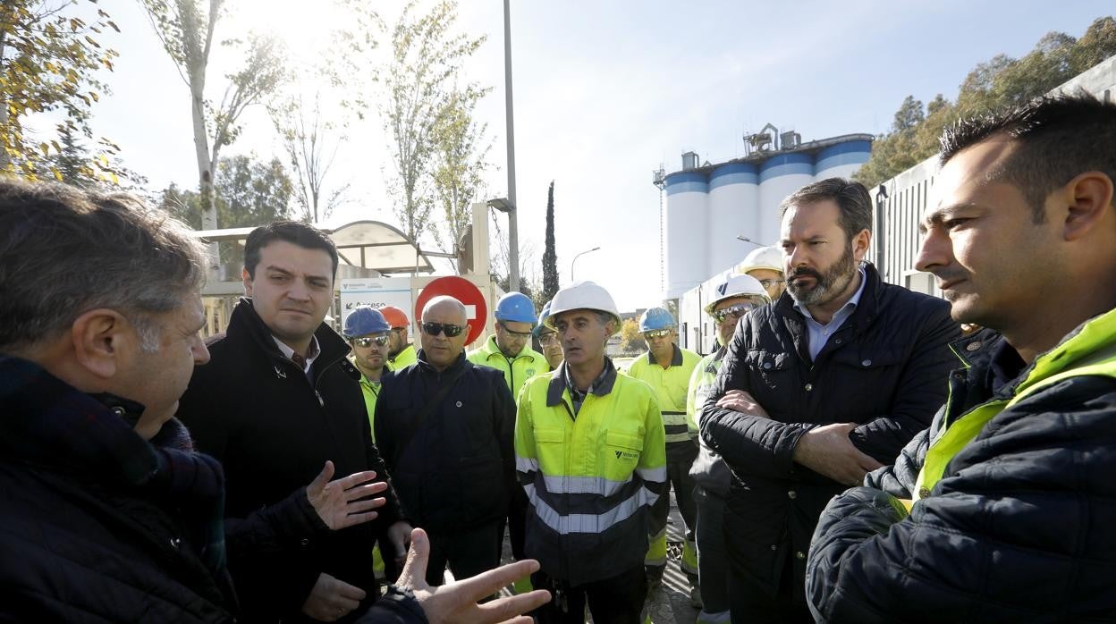 José María Bellido, en una reunión con los trabajadores de Cosmos en 2018