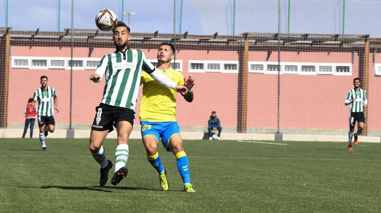 Omar Perdomo en el partido ante Las Palmas Atlético