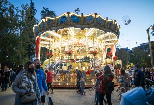 Atracción en el centro de Granada este puente