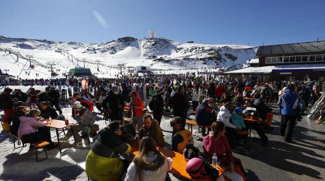 Ambiente durante el puente en la estación de Sierra Nevada