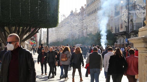 Salud fija en el millar de ingresos por Covid el límite para plantear nuevas restricciones en Andalucía