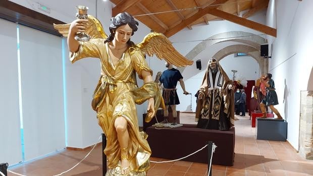 Cuatro exposiciones muestran el rico patrimonio de las cofradías en Aguilar de la Frontera