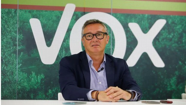 Manuel Gavira afirma en Canal Sur que si Vox tuviera 68 diputados lo cerraría