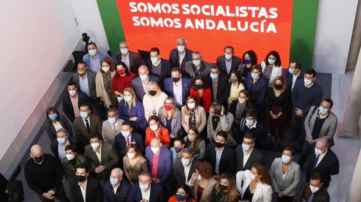 Foto de familia de la Ejecutiva regional del PSOE andaluz