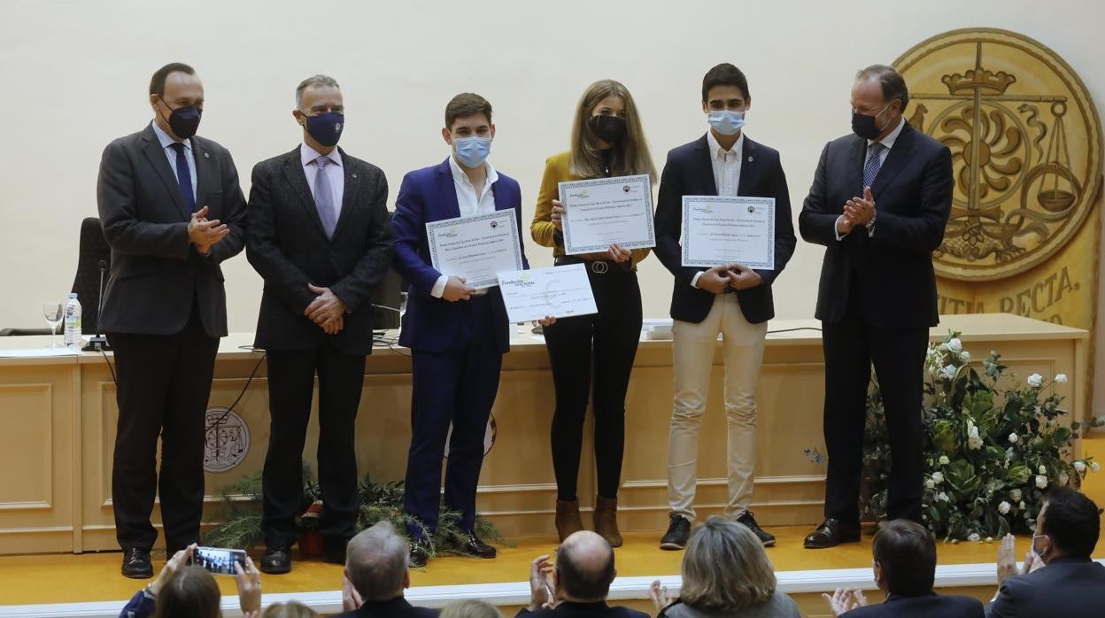 Un momento de la entrega de premios de la Fundación Caja Rural del Sur a alumnos de la UCO