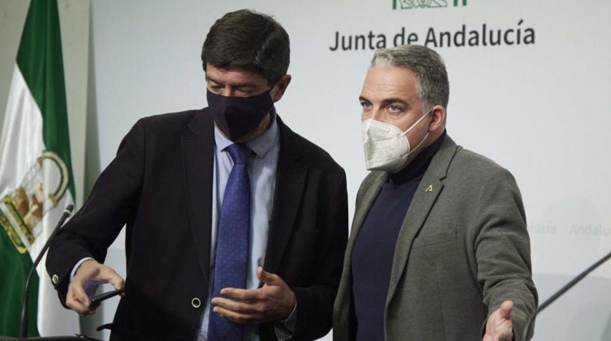 El vicepresidente de la Junta, Juan Marín, (i) y el consejero de la Presidencia, Elías Bendodo