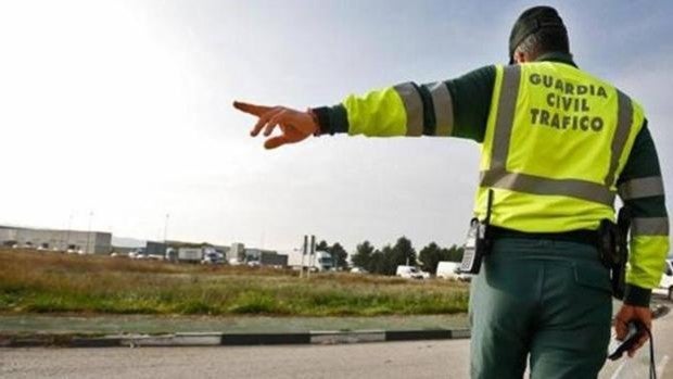 Condenan al conductor de un ciclomotor que casi atropelló a una agente de la Guardia Civil en Córdoba