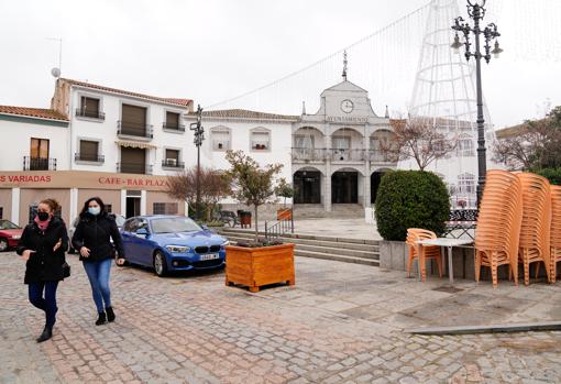 Aspecto que presentba ayer el centro de Hinojosa del Duque