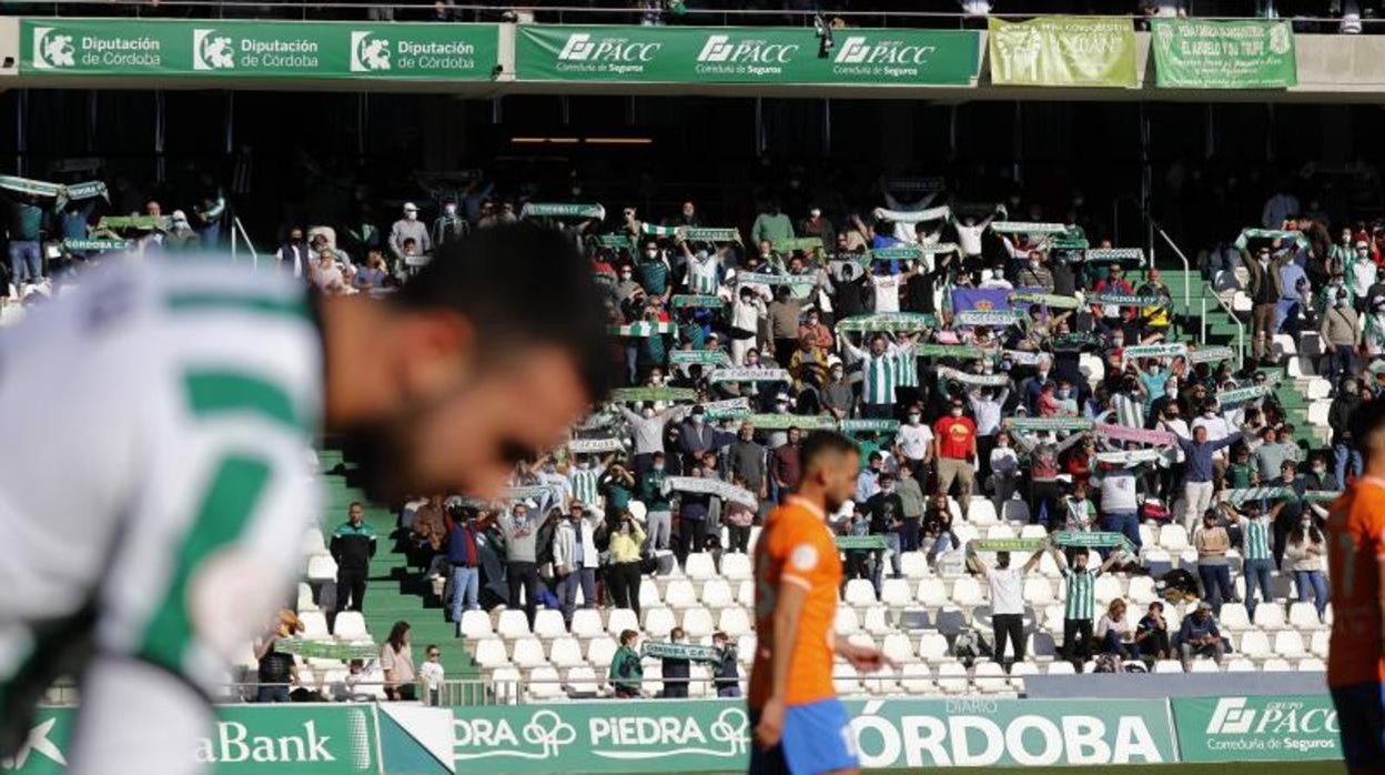 Grada de El Arcángel en el último partido de liga