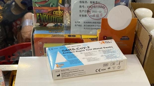 Los farmacéuticos alertan de la venta de test de antígenos Covid en bazares chinos