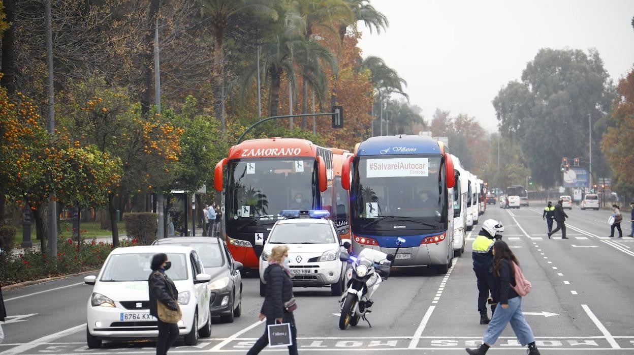 Autobuses durante una protesta en diciembre de 2021