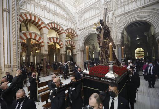 Jesús Nazareno, en el Vía Crucis de las cofradías de Córdoba