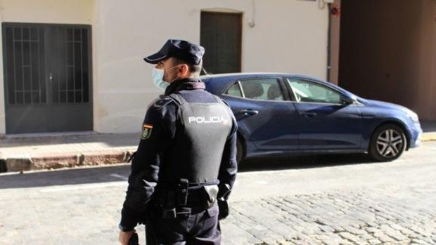 Amenaza a su expareja insistentemente con mensajes al móvil durante meses tras romper su relación en Málaga