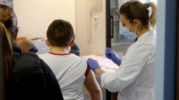 La incidencia de Covid en Andalucía alcanza los 1.600 casos en un día sin datos de hospitalizados