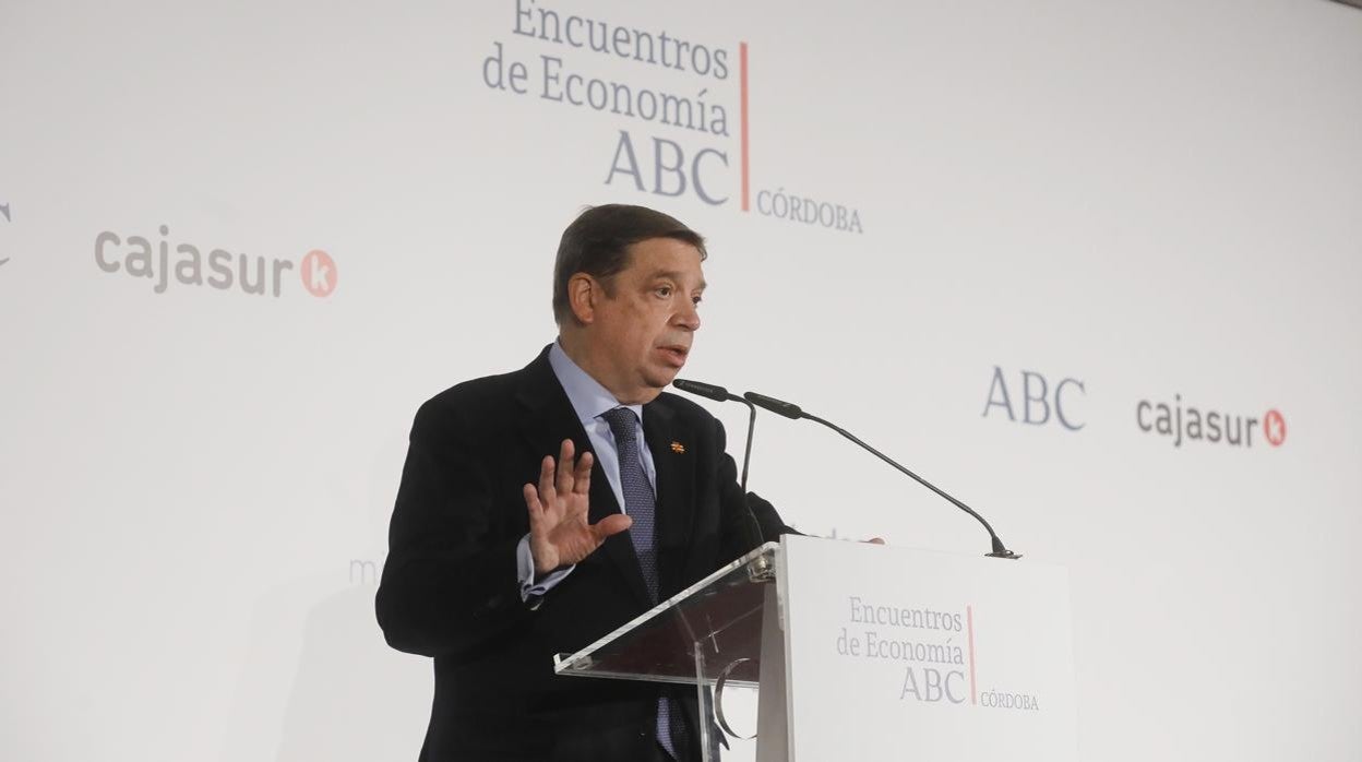 El ministro de Agricultura, Luis Planas, en los Encuentros de Economía de ABC Córdoba en diciembre