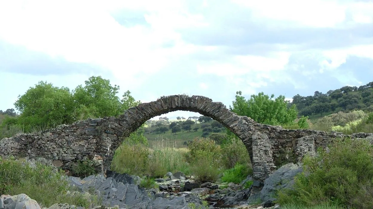 Puente Pellejeros en el término municipal de Belalcázar