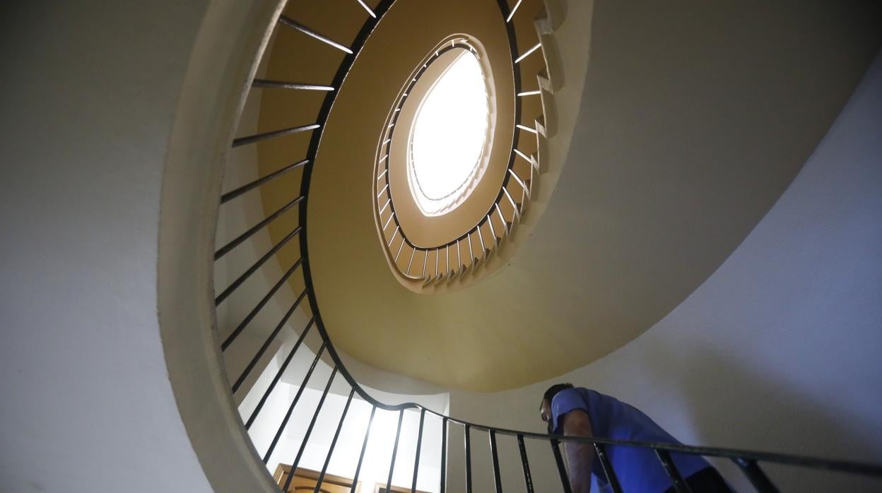 Escalera de un edificio sin ascensor