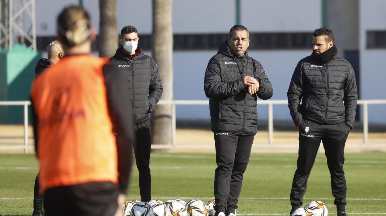 Germán Crespo dirige el entrenamiento del Córdoba CF