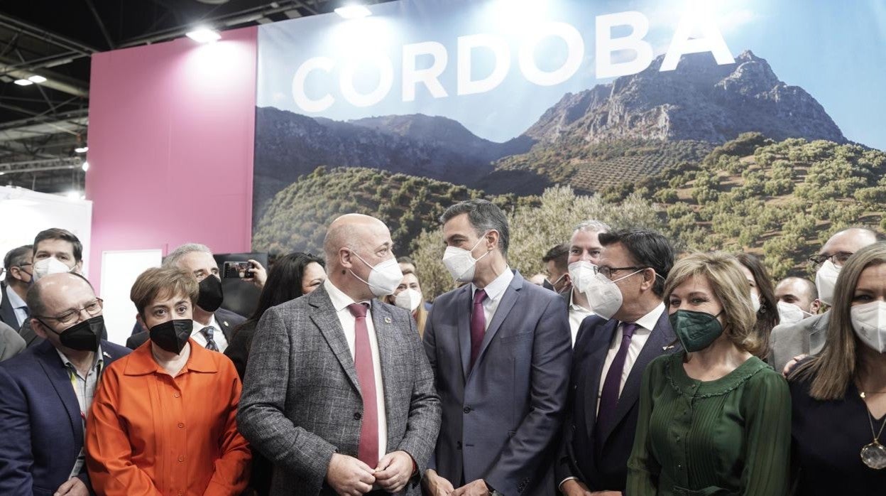 El presidente Pedro Sánchez ha visitado el expositor de Córdoba en Fitur este viernes