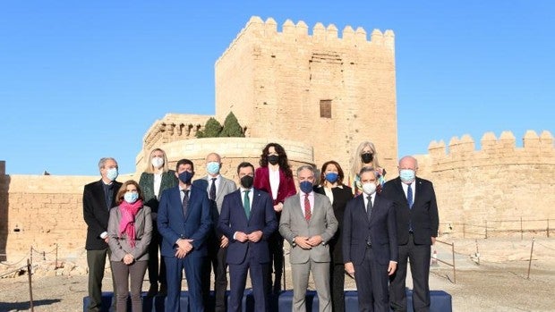 Moreno se muestra «orgulloso» del Gobierno de coalición entre PP y Ciudadanos en la Junta de Andalucía