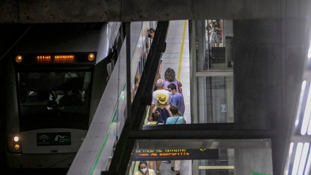 Los metros andaluces transportaron 23 millones de viajeros en 2021, un 33% más que el año anterior