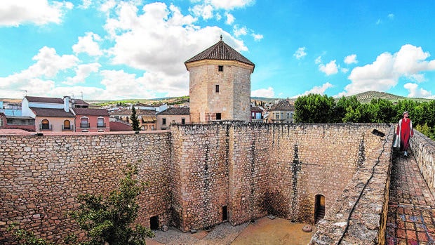 La Batalla de Lucena volverá a librarse cada año como reclamo turístico el castillo del Moral