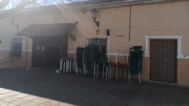 El bar es de la Iglesia: el Obispado de Almería, en guerra con una asociación por el uso de unos locales