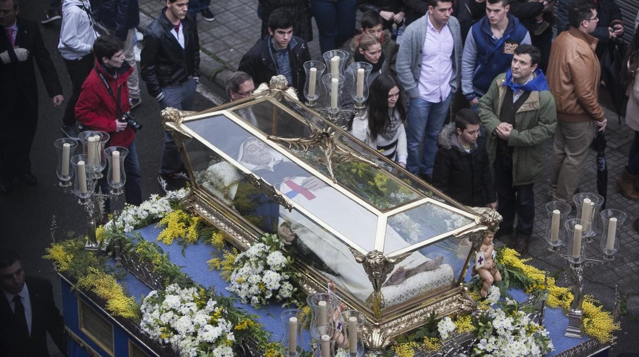 Procesión extraordinaria de las reliquias de San Juan Bautista de la Concepción en febrero de 2014