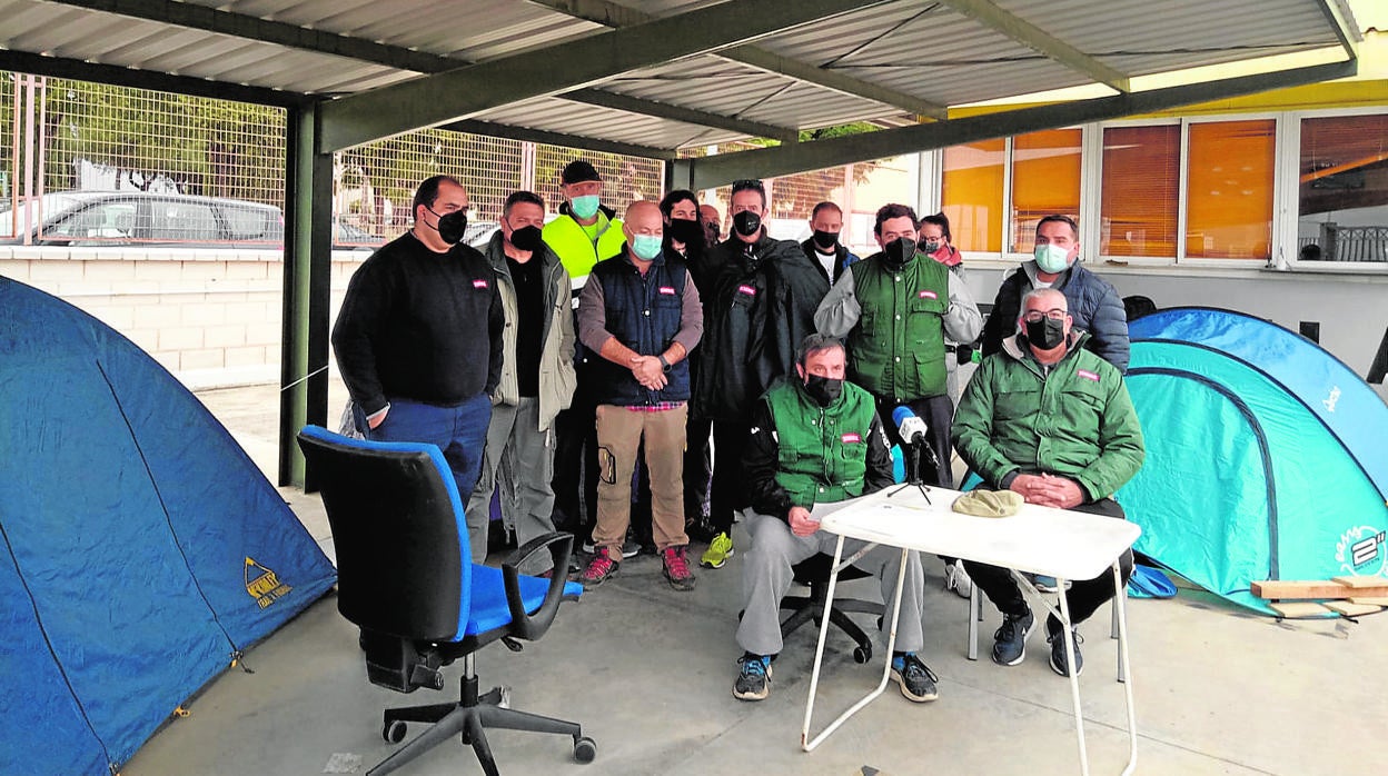 Encierro de trabajadores en la planta de Zumos Palma