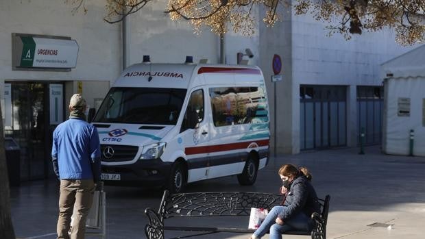 La Junta admite los problemas en la concesión de las ambulancias en Córdoba pero defiende su legalidad