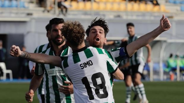 Otro paseo del Córdoba CF ante el Cádiz B (0-4)