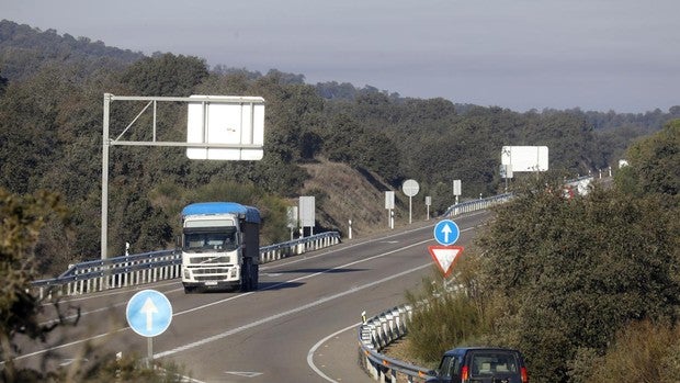 Accidente moto Córdoba | Muere un motorista en Espiel al salirse de la carretera CO-5401