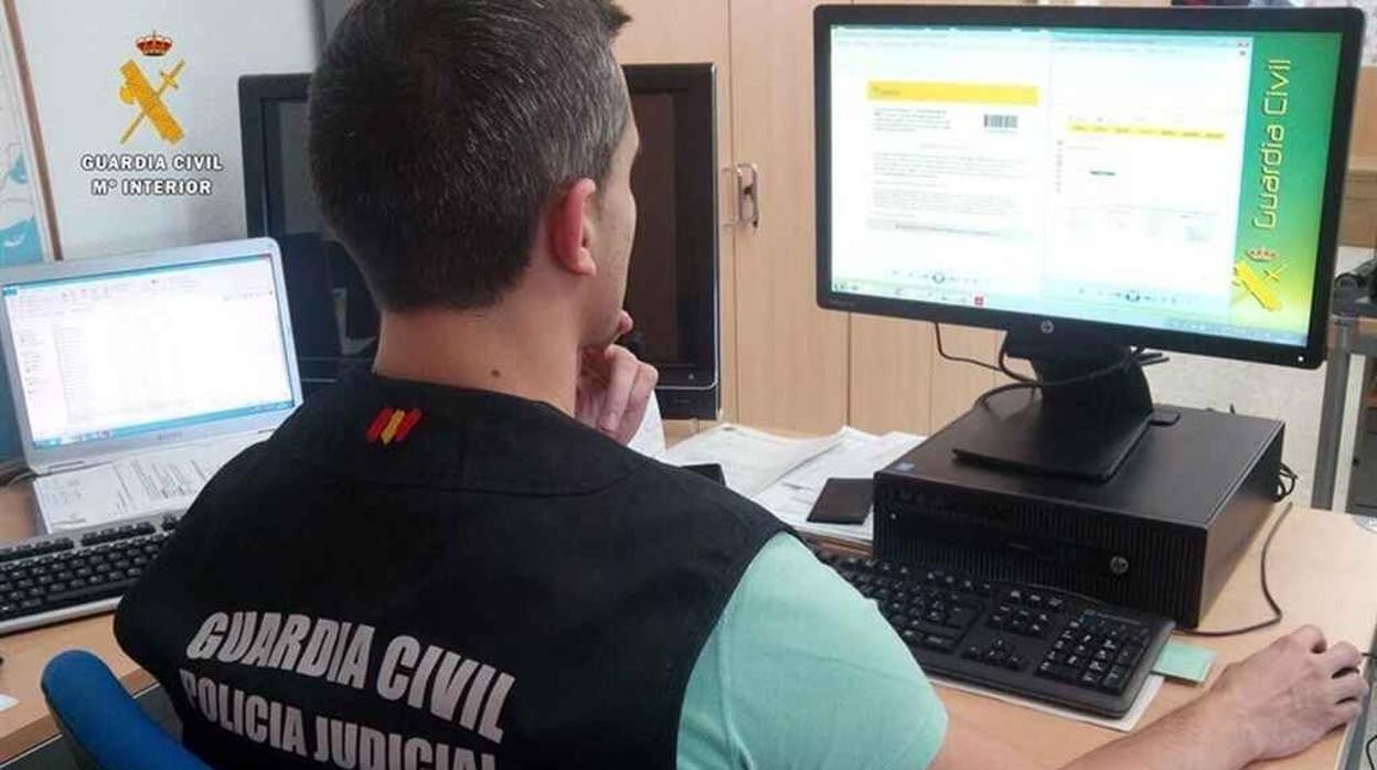 Alertan de unos correos en nombre de la Guardia Civil que amenazan con una detención por delitos sexuales