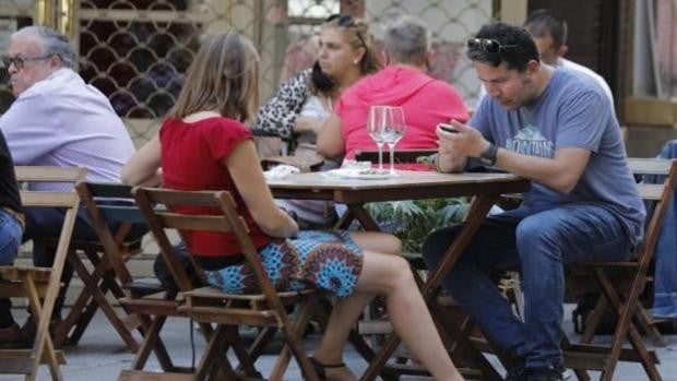 Salud cree que la sexta ola del Covid puede ser la última de la pandemia en Andalucía