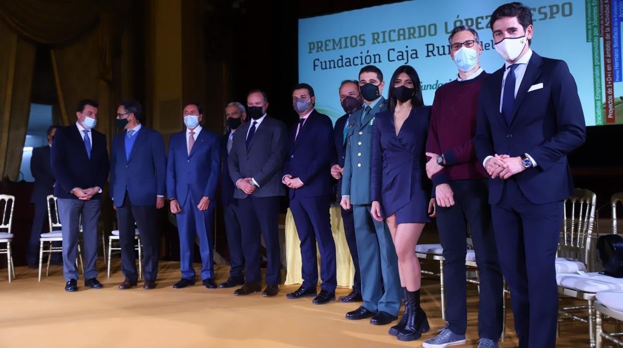 Los premiados, con los directivos de la Fundación Caja Rural del Sur