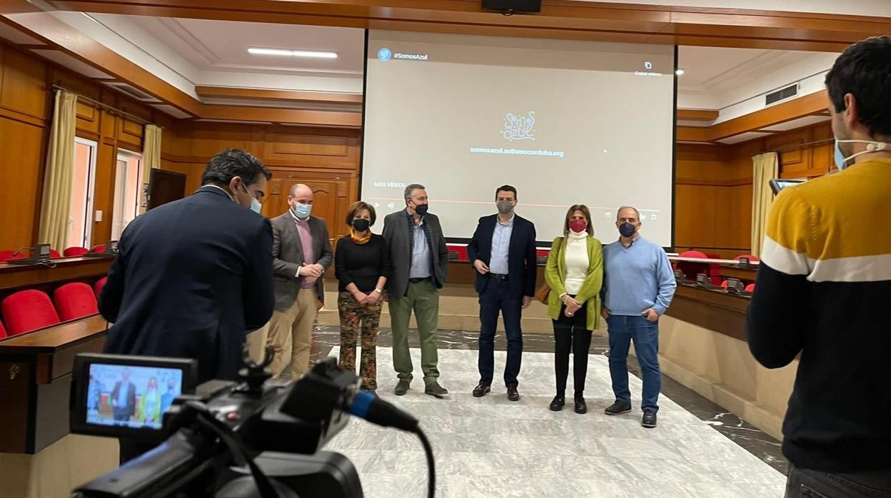 Presentación de la campaña de Autismo Córdoba SomosAzul para recaudar fondos para un centro