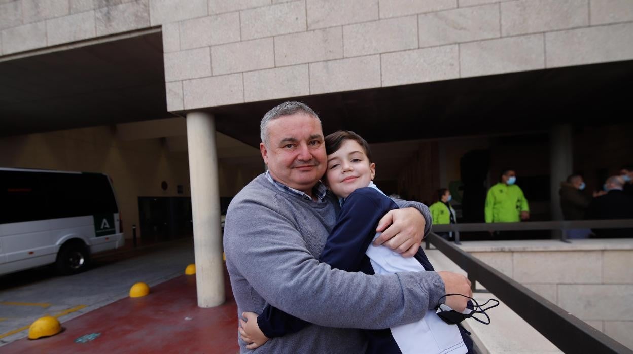 Juan Francisco Ferrer, con su hijo Gonzalo en el Reina Sofía