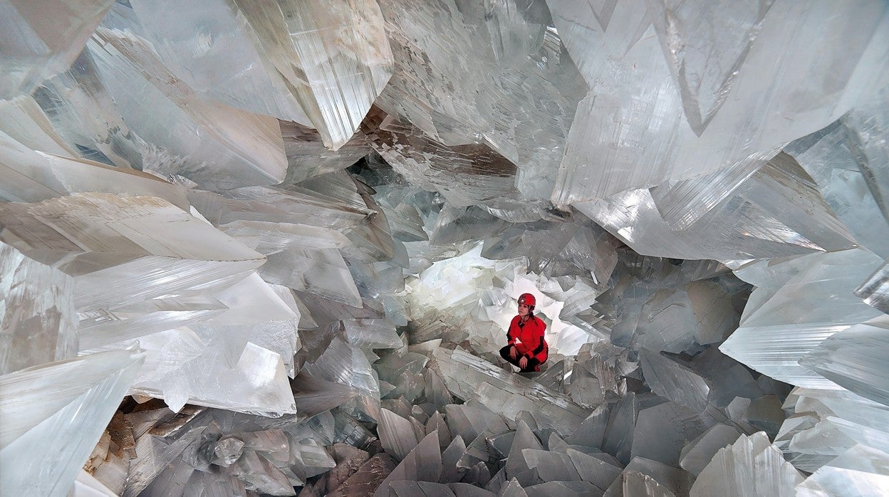 Interior de la Geoda de Pulpí, la más grande de Europa.