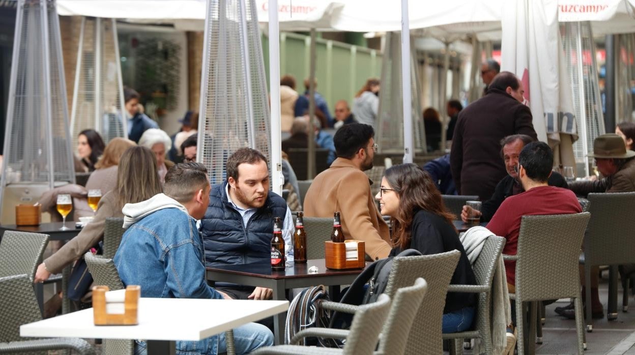 Ambiente en una terraza en la zona de San Hipólito