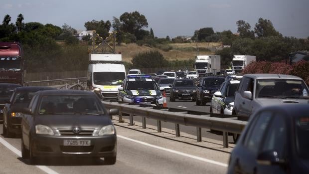 Accidente Córdoba | En la UCI un hombre tras chocar su coche con otro en la autovía A-4