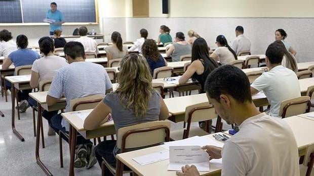 Denuncian la filtración de preguntas en pleno examen en la última oposición del SAS