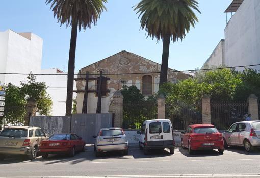 Edificio de Bodegas Víbora en Lucena, donde el Ayuntamiento quiere hacer un párking subterráneo