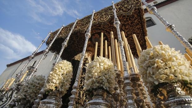 El palio de la Virgen de Gracia y Amparo de Córdoba ganará 16 centímetros de altura el Lunes Santo