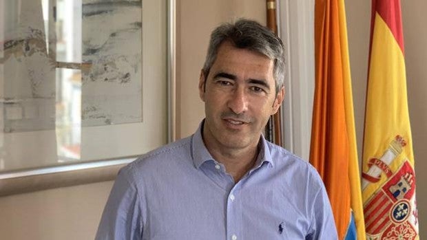 El alcalde de Benalmádena, condenado a pagar 1.800 euros por animar a votarle durante la jornada electoral