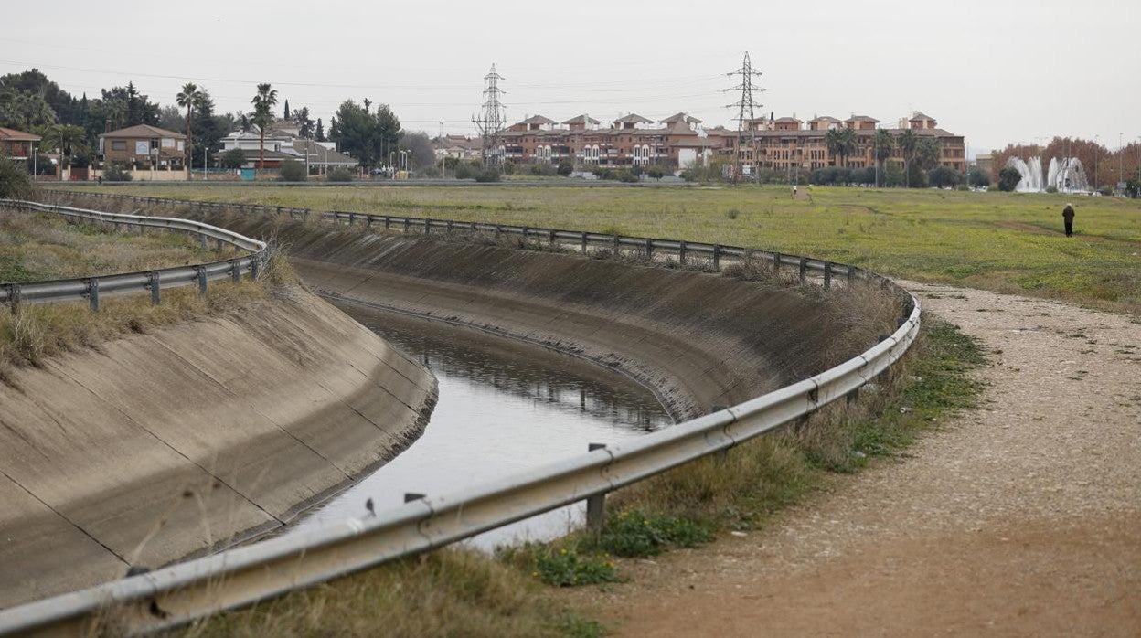 Canal del Guadalmellato a su paso por Córdoba