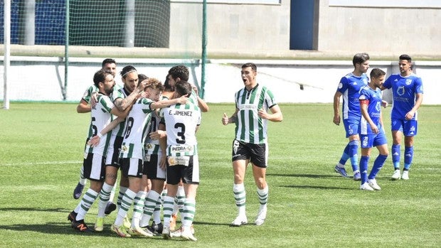 El Córdoba CF golea (0-3) al UD San Fernando en una plácida vuelta a la competición