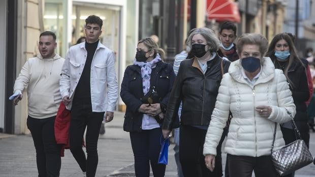 La sexta ola sigue perdiendo fuerza en Córdoba: bajan contagios e incidencia aunque se mantienen las muertes