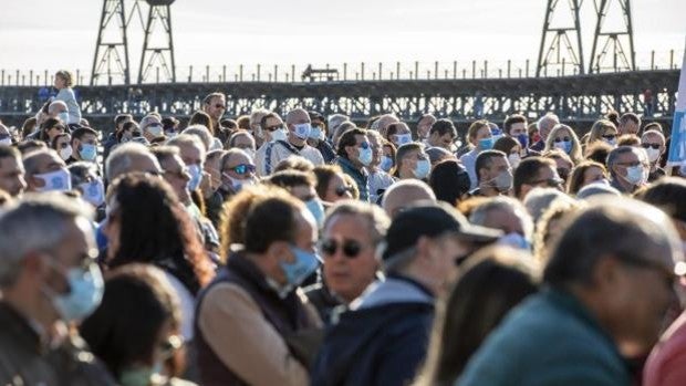 Los onubenses se echan a la calle por la falta de infraestructuras en la provincia