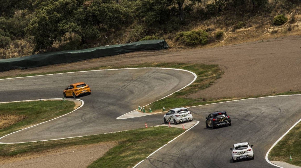 Prueba de coches en Ascari