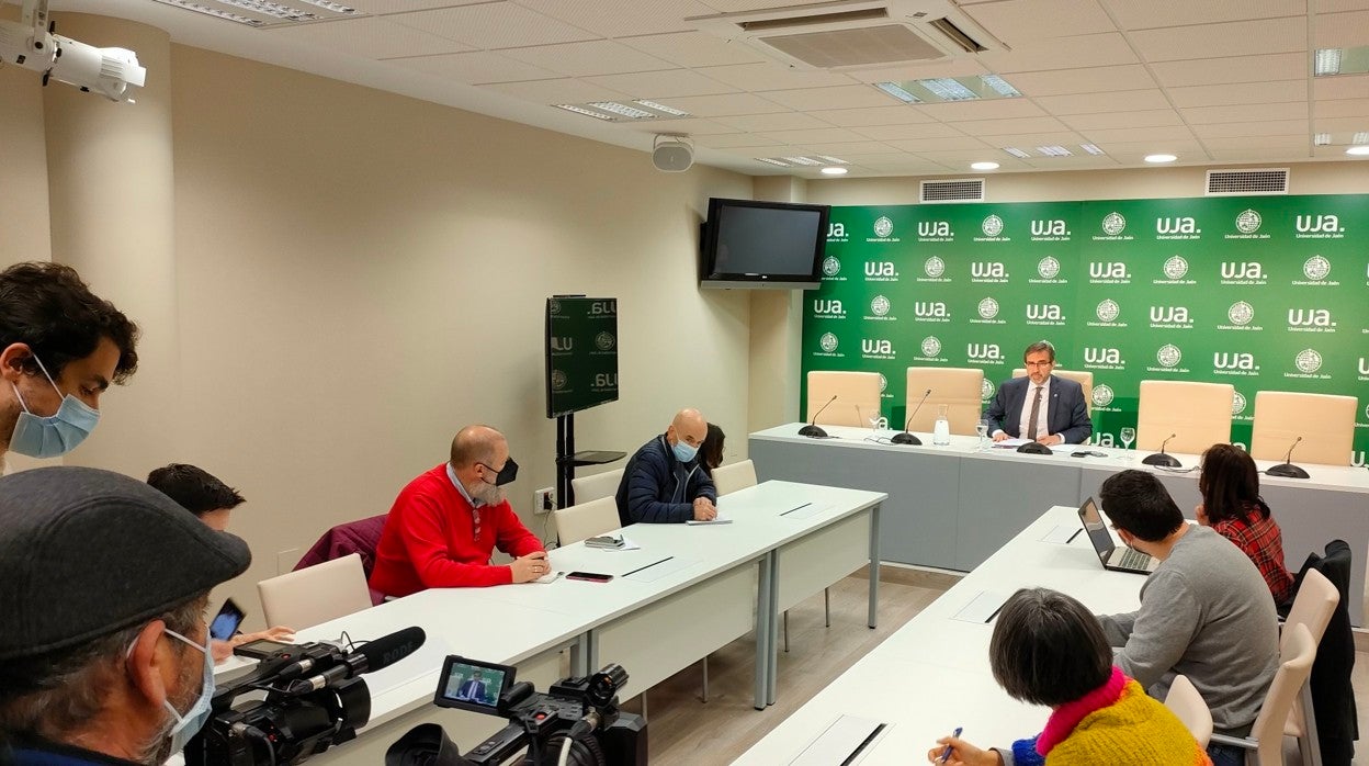 Juan Gómez, durante una rueda de prensa